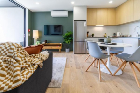 Unbeatable Central City Location 2 bed Single lvl